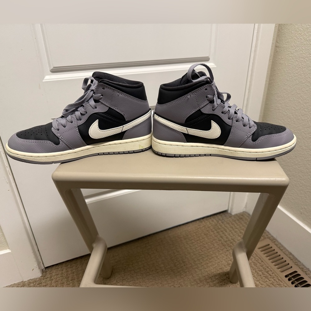 Nike Air Jordan 1 Mid - cement gray - size 6.5 - Picture 2 of 10